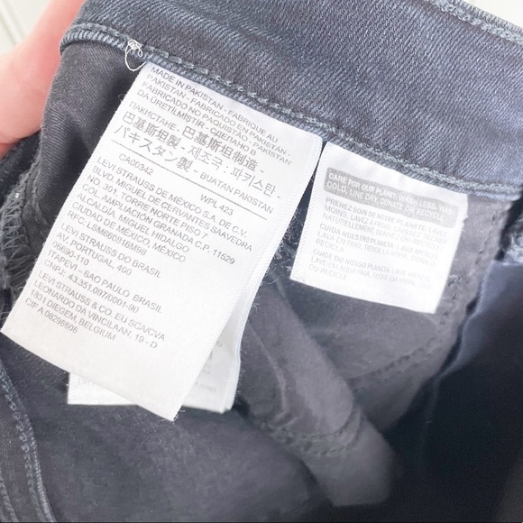 NEW Levi's Premium Women's 311 Shaping Skinny Dark Wash Denim Jeans Size 26 - Picture 10 of 13